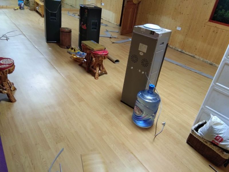 贵州毕节工人舞蹈室小丑地胶铺设案例